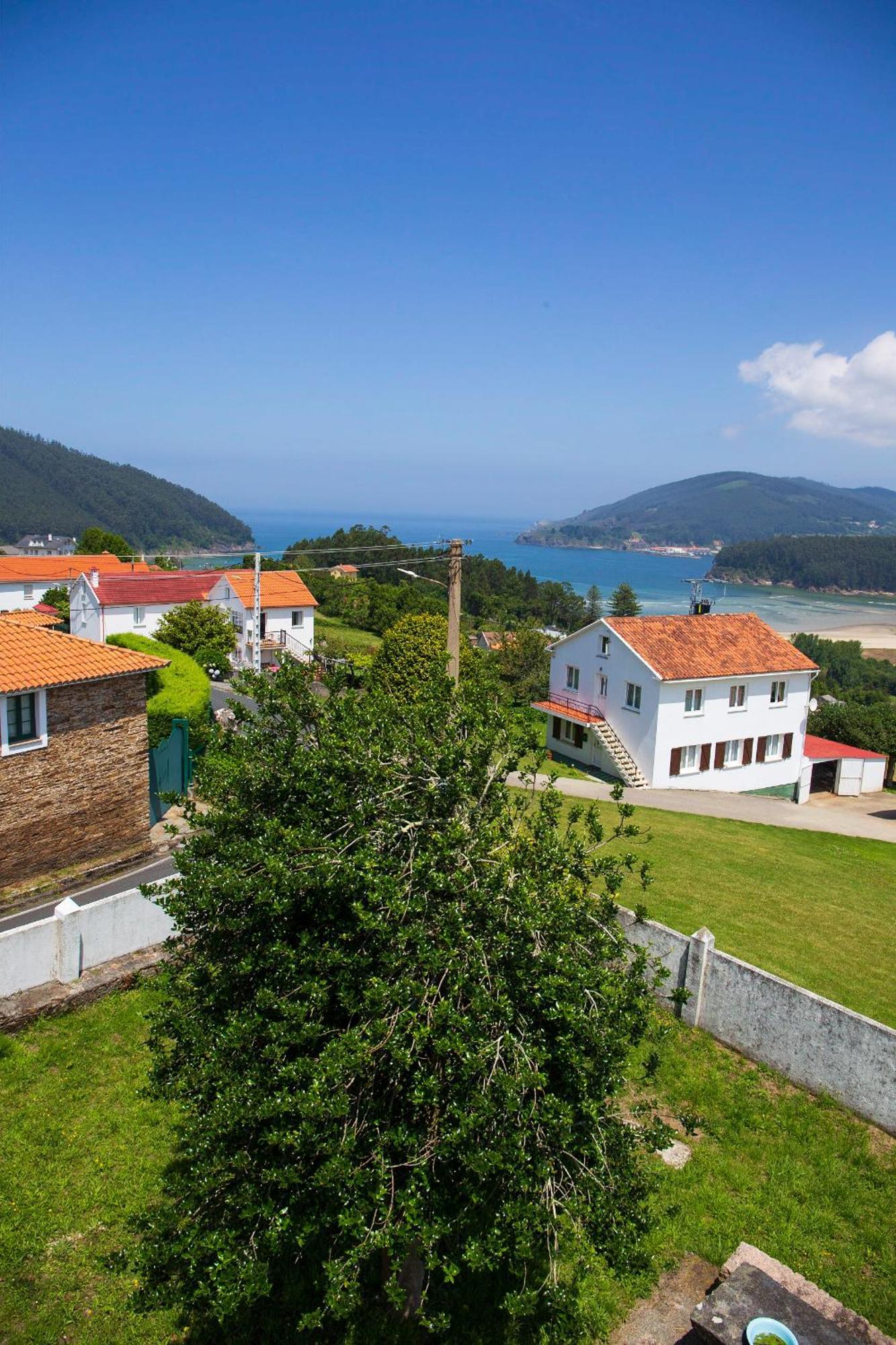 Beachfront Surf & Holiday House, Charming & Quiet Villarrube Esterno foto